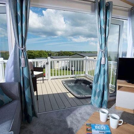 Our Goldfinch 1- Sleeps 2 Persons- Private Hot Tub-Pet Friendly-Tranquil Holiday Away From It All Yet Not Far From St Austell- The Holiday Home Has One Bedroom, Living And Dining Area, Equipped Kitchen-Decking-Outdoor Furniture-Fishing Lakes And More Grampound Екстер'єр фото
