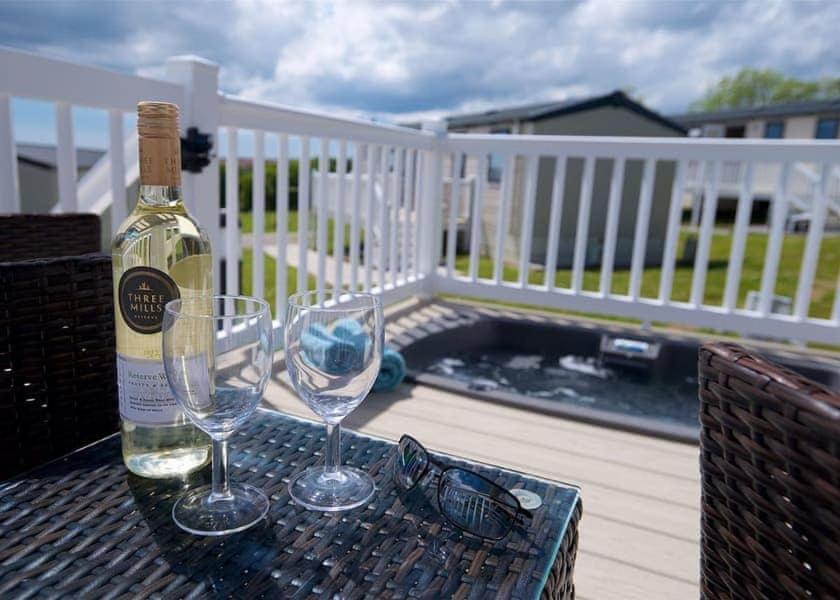 Our Goldfinch 1- Sleeps 2 Persons- Private Hot Tub-Pet Friendly-Tranquil Holiday Away From It All Yet Not Far From St Austell- The Holiday Home Has One Bedroom, Living And Dining Area, Equipped Kitchen-Decking-Outdoor Furniture-Fishing Lakes And More Grampound Екстер'єр фото