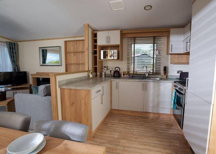 Our Goldfinch 1- Sleeps 2 Persons- Private Hot Tub-Pet Friendly-Tranquil Holiday Away From It All Yet Not Far From St Austell- The Holiday Home Has One Bedroom, Living And Dining Area, Equipped Kitchen-Decking-Outdoor Furniture-Fishing Lakes And More Grampound Екстер'єр фото