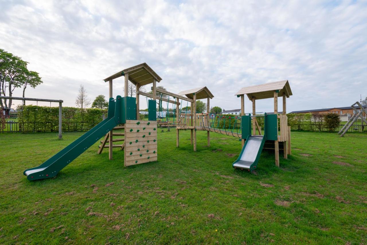 Our Goldfinch 1- Sleeps 2 Persons- Private Hot Tub-Pet Friendly-Tranquil Holiday Away From It All Yet Not Far From St Austell- The Holiday Home Has One Bedroom, Living And Dining Area, Equipped Kitchen-Decking-Outdoor Furniture-Fishing Lakes And More Grampound Екстер'єр фото